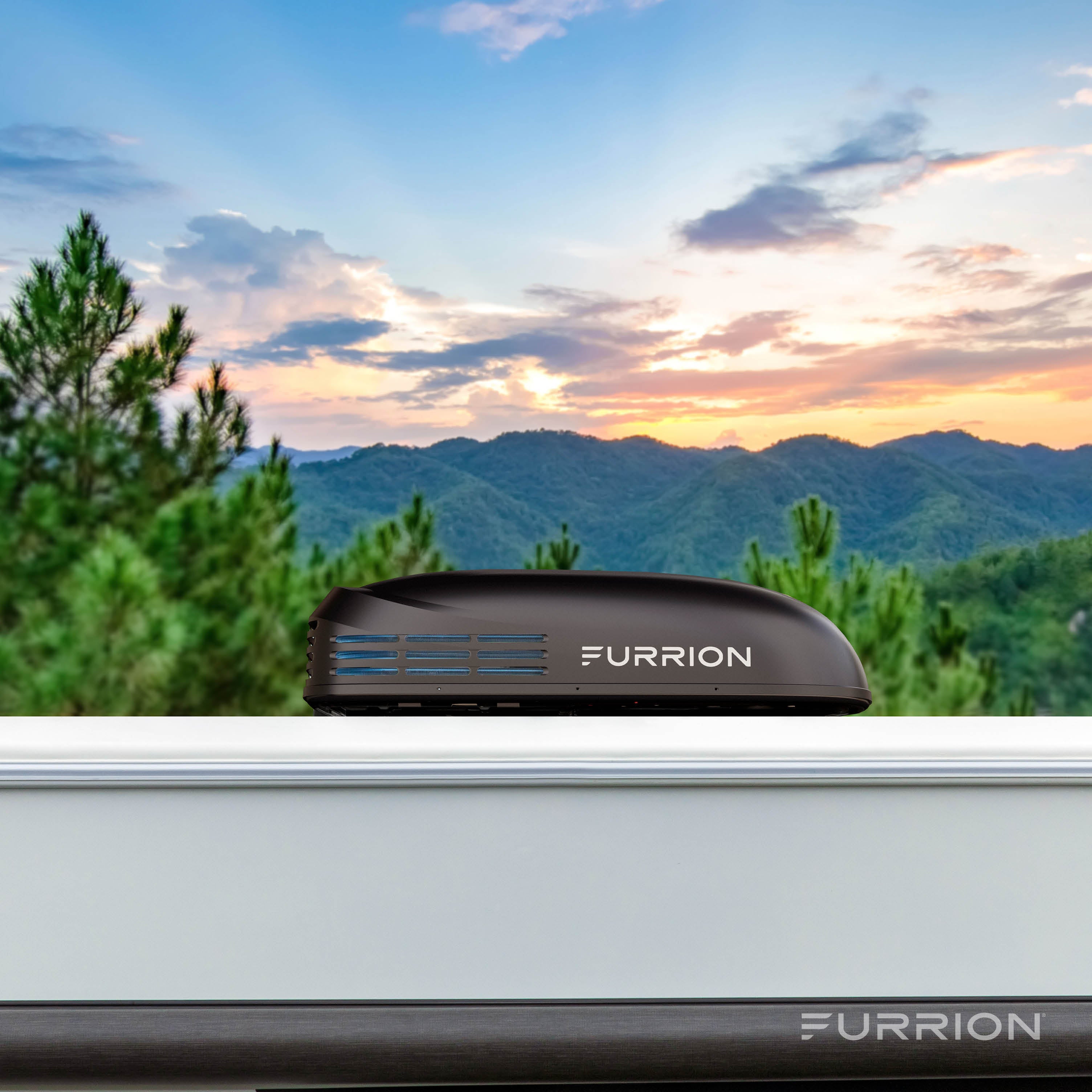 Furrion Chill® HE Low-Profile RV Rooftop Air Conditioner with Heat Pump (R32)