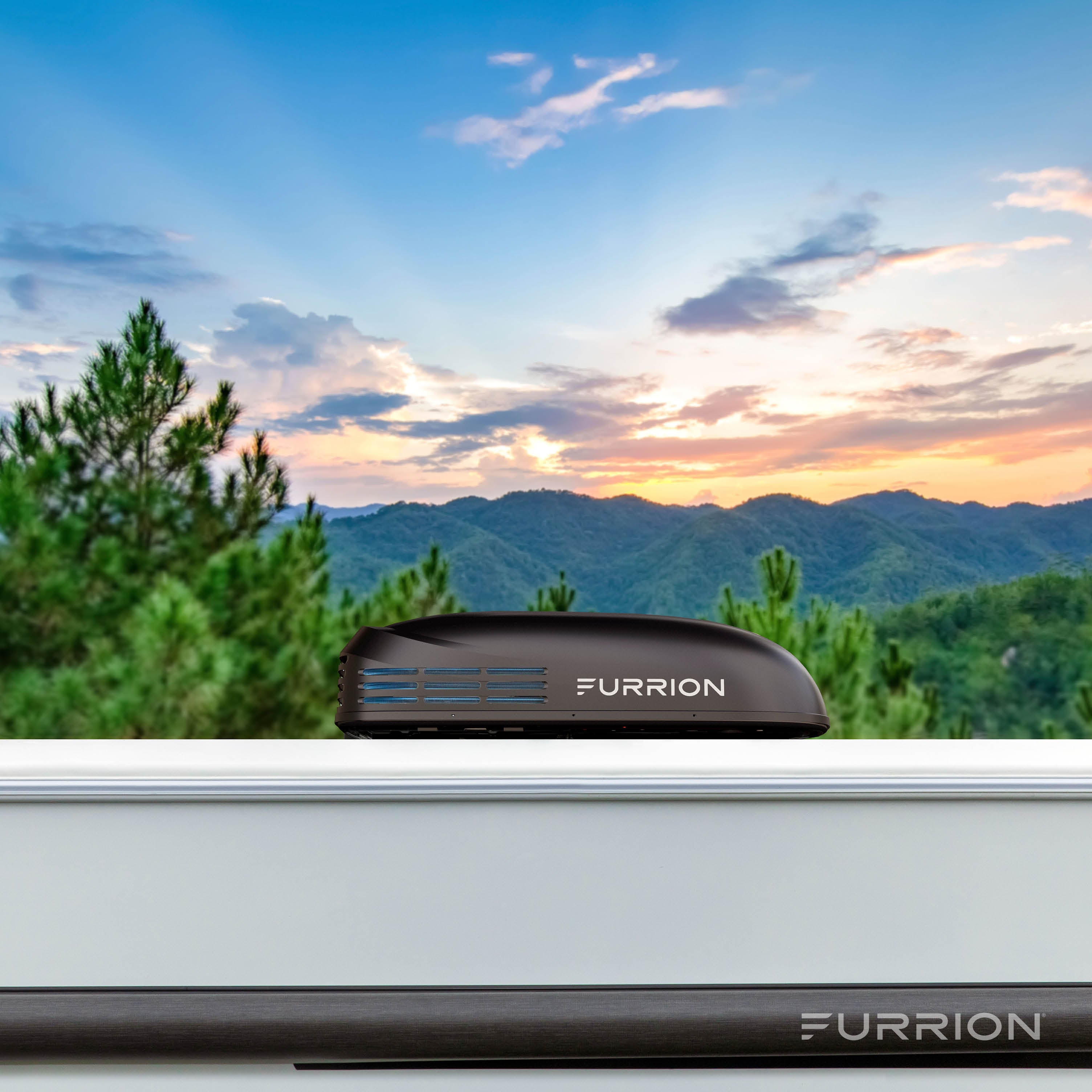 Furrion Chill® HE Low-Profile RV Rooftop Air Conditioner with Heat Pump (R32)